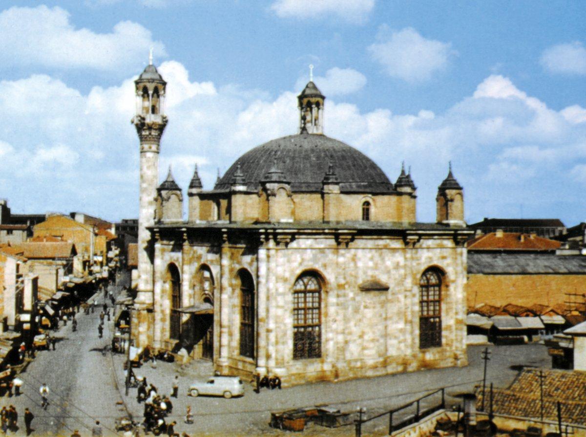 Anadolu’da karma üslûpta inşa edilen yapılardan Aziziye Camii – Konya