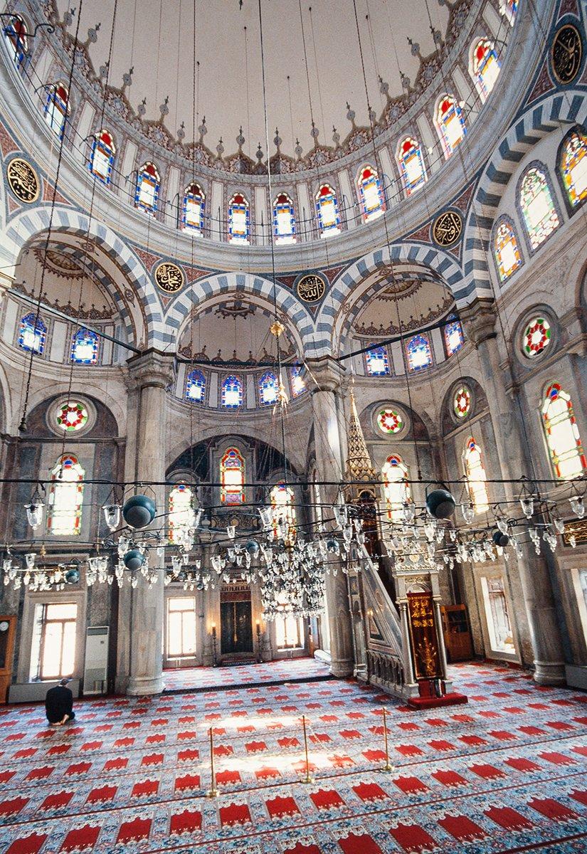 Lâleli Camii’nin içinden bir görünüş