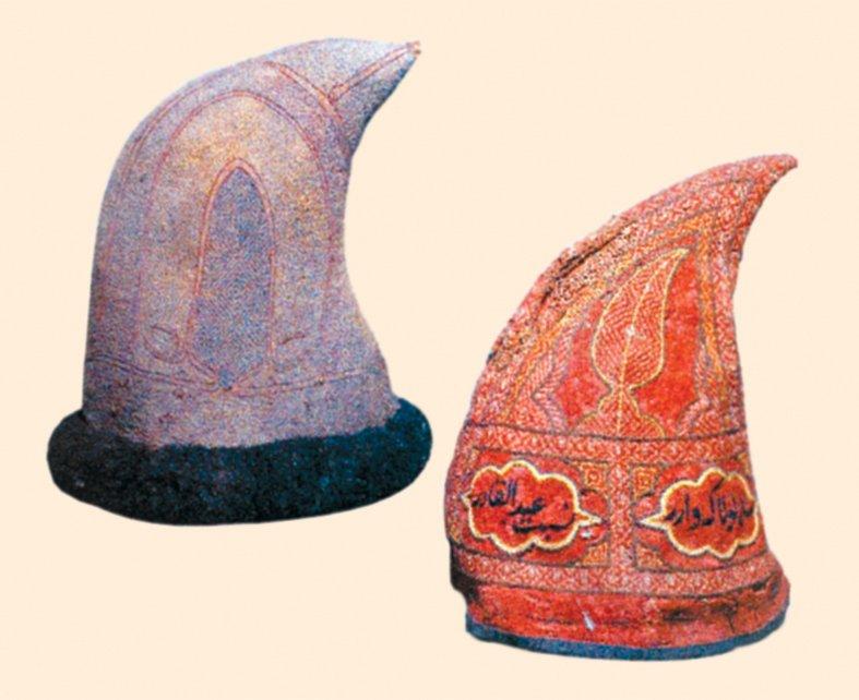 İki seyfî taç