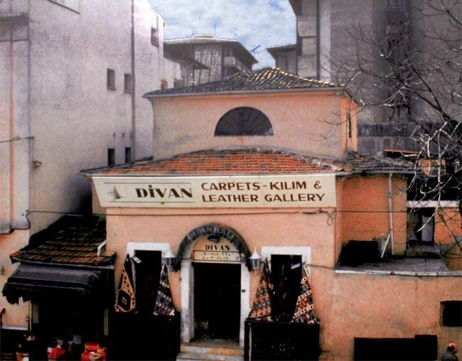 Cağaloğlu’nda Esad Efendi Kütüphanesi – Fatih/İstanbul