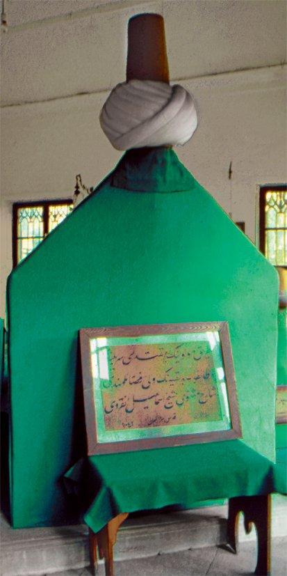 İsmâil Rusûhî Ankaravî’nin Galata Mevlevîhânesi’ndeki sandukası – Beyoğlu/İstanbul