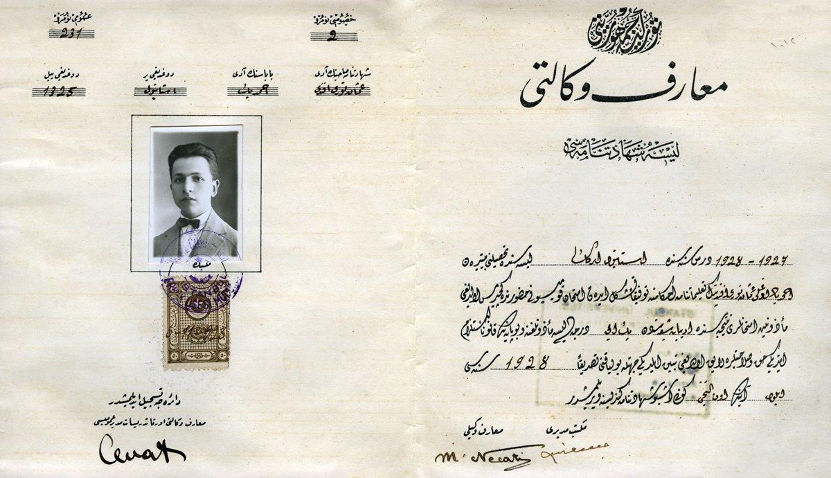 Nurettin Topçu’nun İstanbul Erkek Lisesi’nden aldığı (1928) lise diploması (Dergâh Yayınları Arşivi)