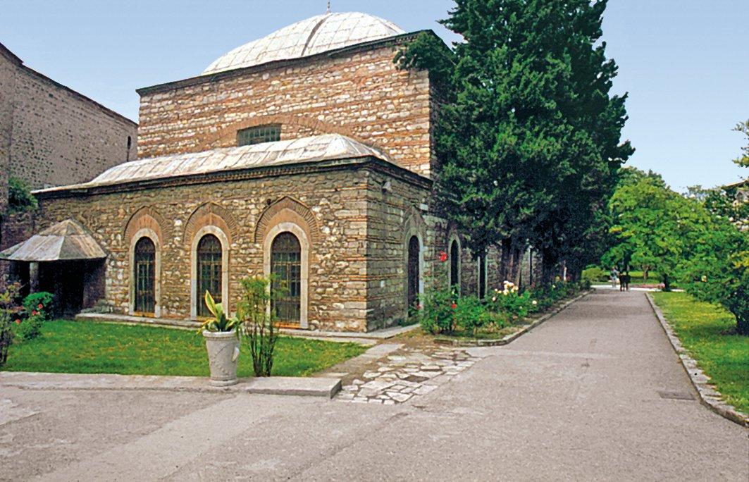 Topkapı Sarayı içindeki kitapların bir araya toplandığı Yeni Kütüphane denilen Ağalar Camii