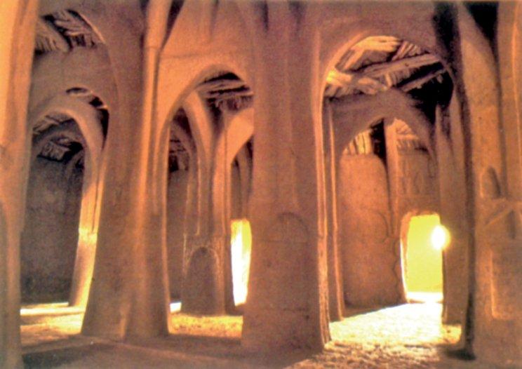 Nijer’de Yaama Camii’nin içinden bir görünüş