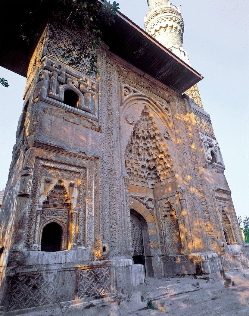 Sâhib Ata Camii’nin taçkapısı