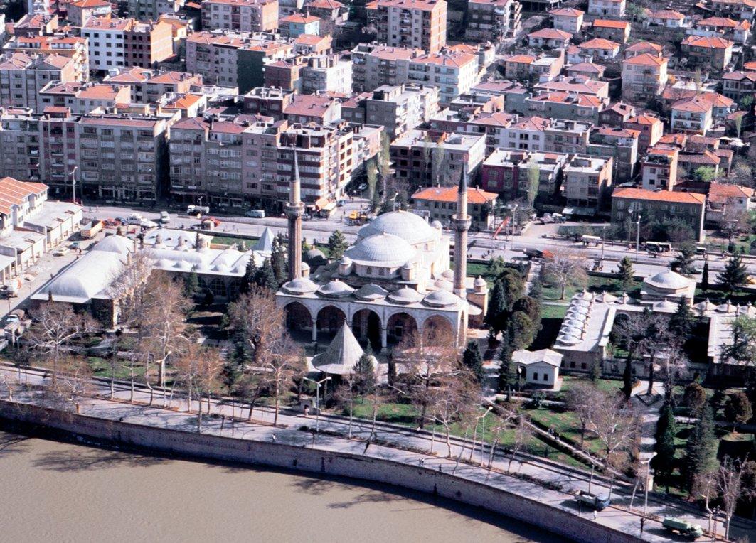 Beyazıt Camii ve Külliyesi’nin genel görünüşü – Amasya