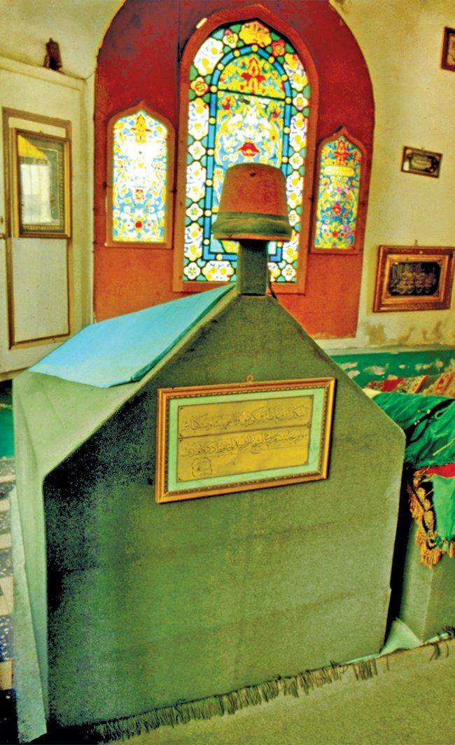 Abdürrahim Dede’nin Üsküdar Mevlevîhânesi’ndeki sandukası