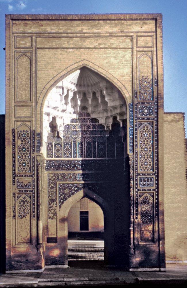 Gûr-ı Emîr ve önündeki Uluğ Bey’in yaptırdığı âbidevî kapı – Semerkant/Özbekistan