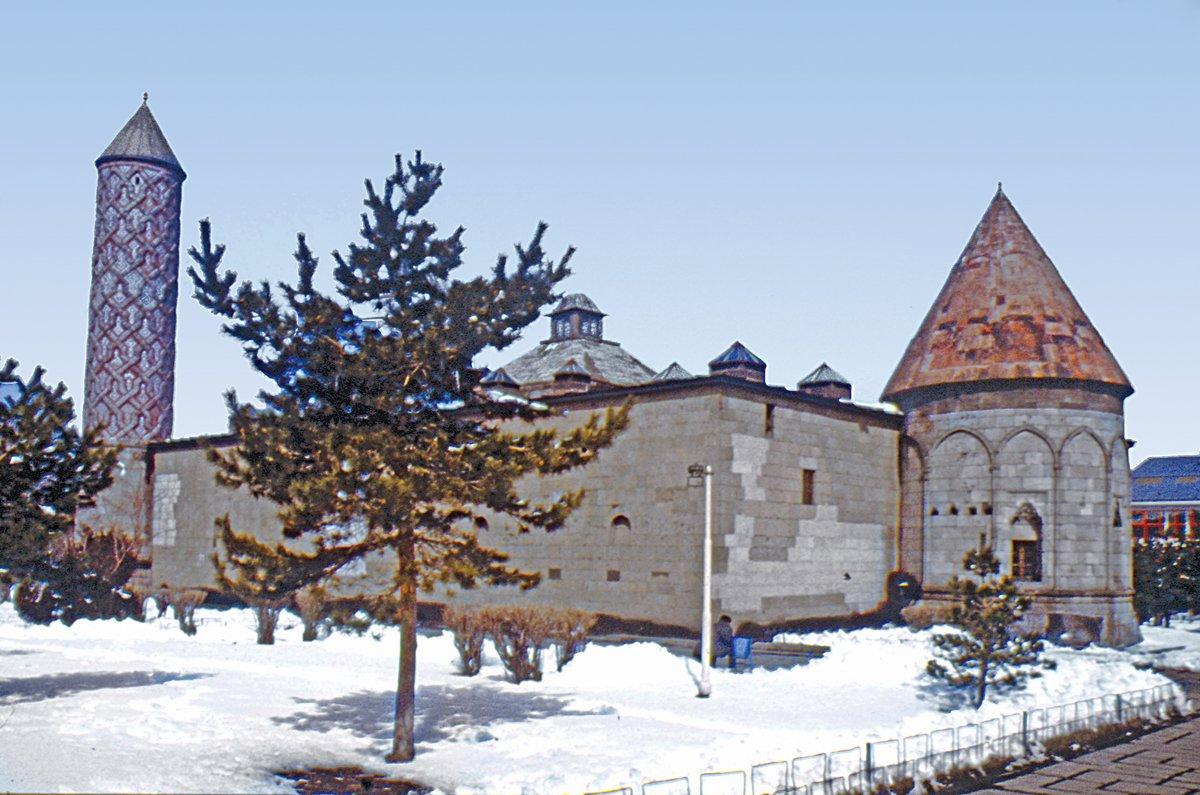 Yâkutiye Medresesi – Erzurum
