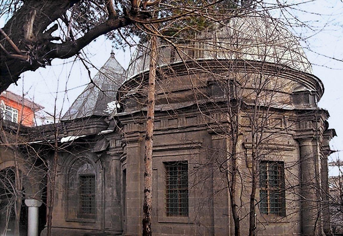 Pîr Muhammed Küfrevî’nin Bitlis’teki türbesi