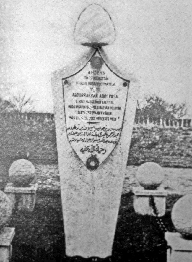 Abdurrahman Abdi Paşa’nın şehid olduğu yere dikilmiş kitâbeli taş – Budin/Macaristan