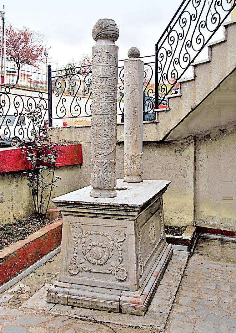 Ömer Lutfi Efendi’nin mezarı