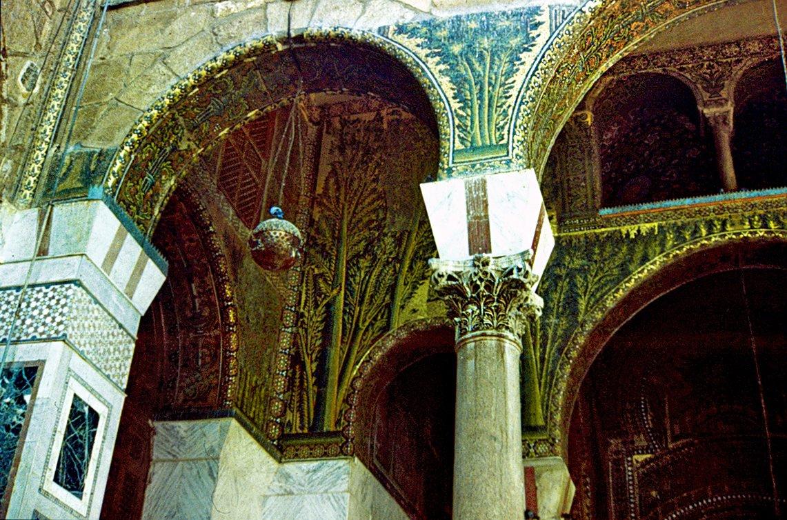 Şam Emeviyye Camii kemerlerindekiBizans etkili mozaik tezyinat