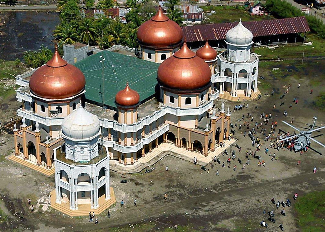 Sumatra’nın batı sahilinde Mölaboh Camii