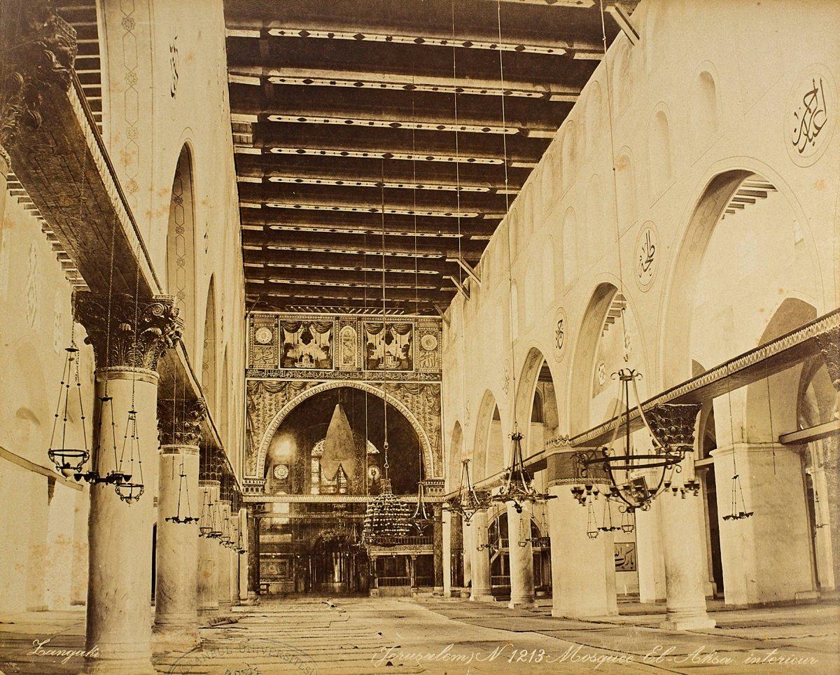 Mescid-i Aksâ’nın içinden bir görünüş (İÜNEK, II. Abdülhamid Han Fotoğraf Albümleri, nr. 90577/27)