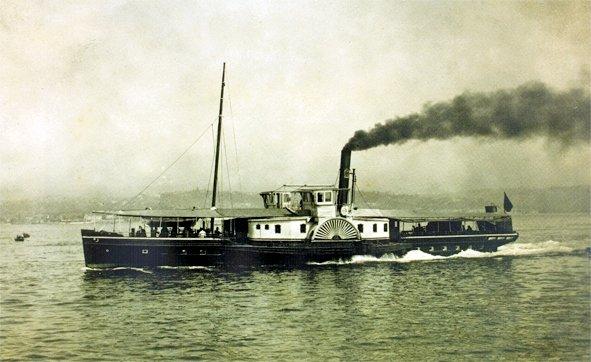 Şirket-i Hayriyye’nin yandan çarklı (13 numaralı) Galata vapuru