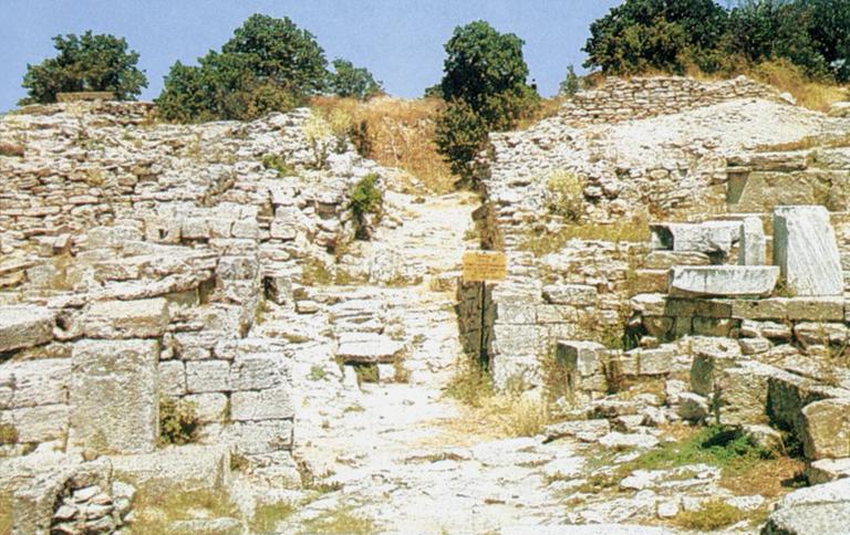 İntepe’de Anadolu Bronz çağının önemli merkezlerinden olan Truva şehri harabelerinden bir görünüş – Çanakkale