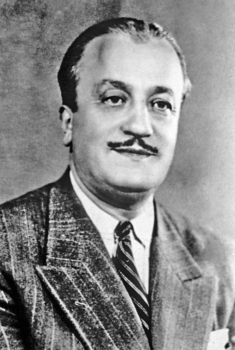 Necip Fazıl Kısakürek (M. Orhan Okay arşivi)