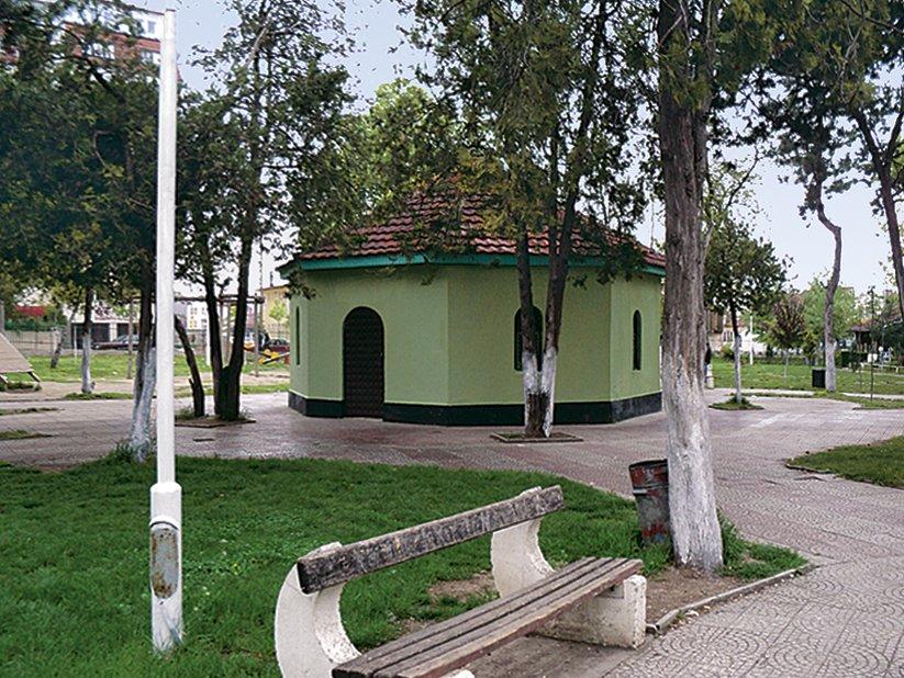 Şehir parkı ve Karabaş Türbesi