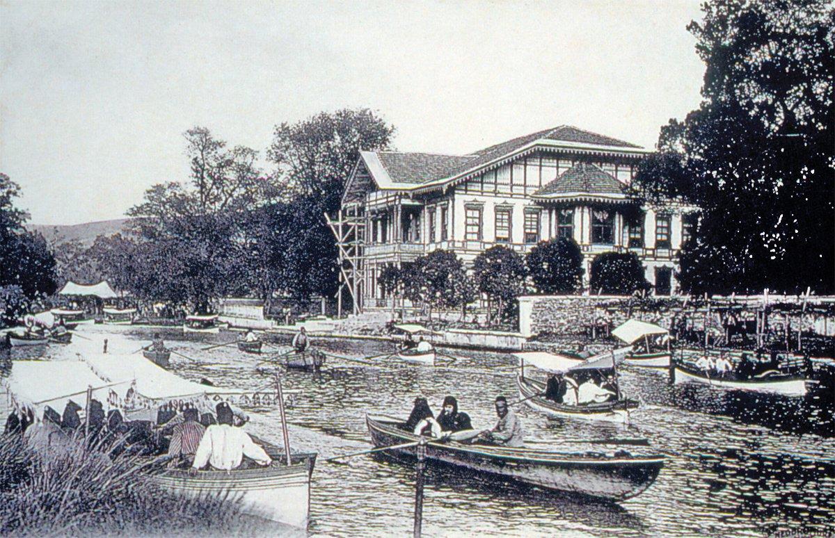 XIX. yüzyılın sonlarında İmrahor Kasrı’nı gösteren bir fotoğraf (Semavi Eyice fotoğraf arşivi)