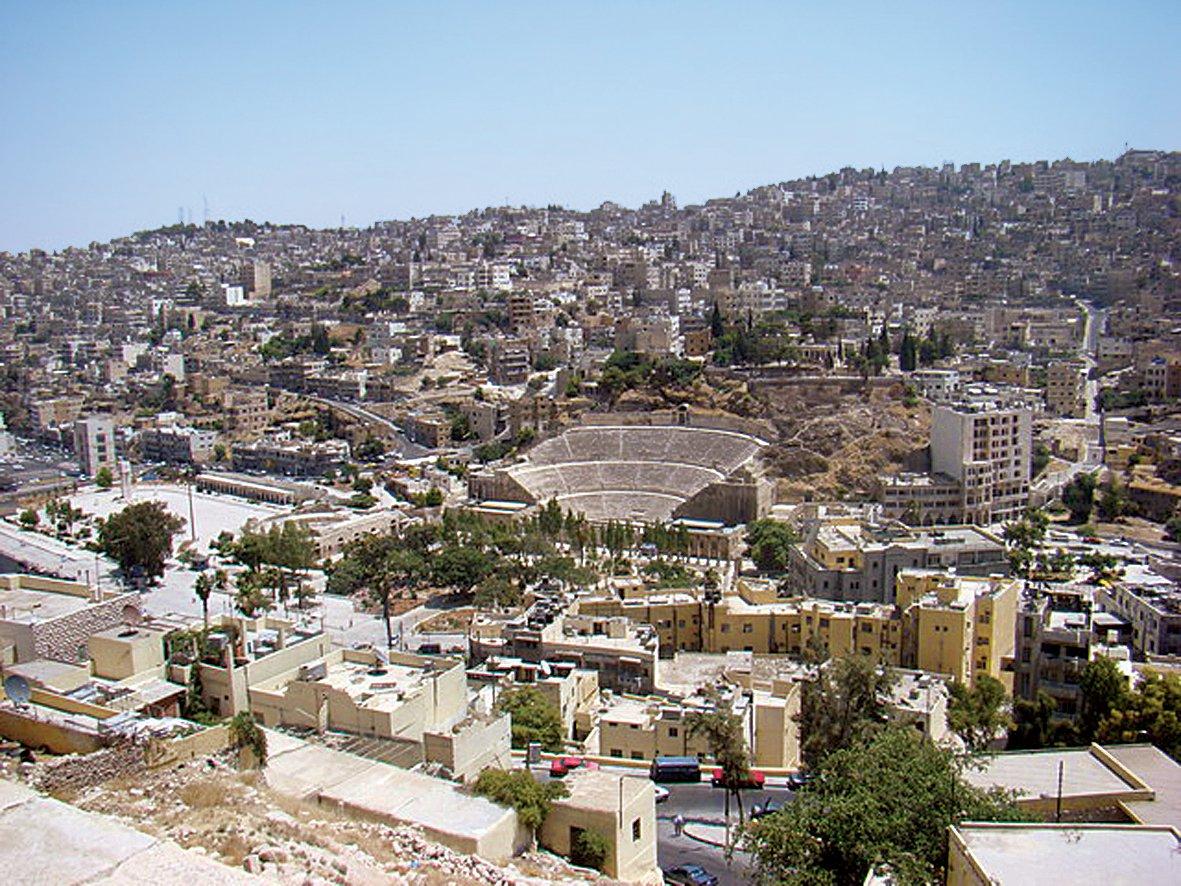 Amman’da Roma döneminden kalantiyatro ve şehrin eski kesimi
