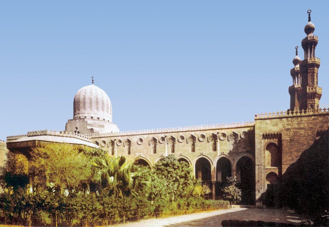 Şiî Fâtımîler’in önemli mimari eserlerinden Hâkim Camii – Kahire/Mısır