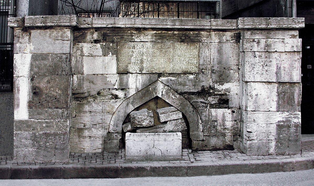 Gürcü Mehmed Paşa’nın İstanbul Hırkaişerif’teinşa ettirdiği çeşme