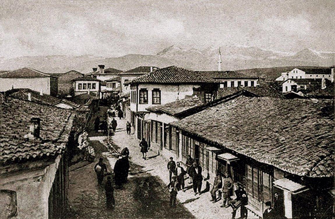 1920’li yıllarda Gevgili’yi gösteren bir kartpostal