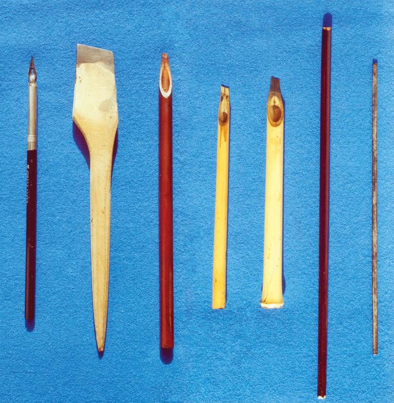 Kalem çeşitleri: Demir uçlu, tahta, kamış, kargı, cava kalemleri (Muhittin Serin koleksiyonu)
