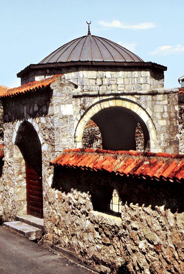 Podgorica’da Hacı Mehmed Paşa Osmanagiç Türbesi (Machiel Kiel fotoğraf arşivi)