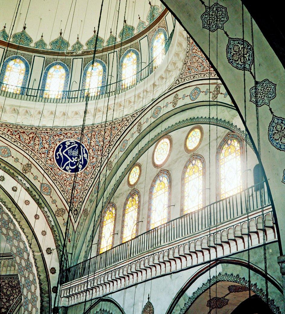 Beyazıt Camii’nin içindenbir görünüş – Fatih/İstanbul