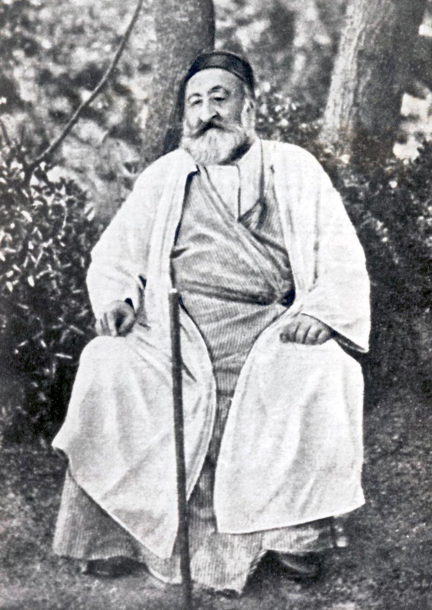 Ev içi kıyafetiyle Ahmed Vefik Paşa