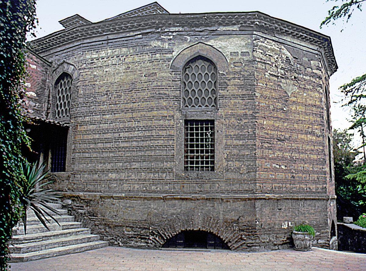 Vefa’da Âtıf Efendi Kütüphanesi – Fatih/İstanbul