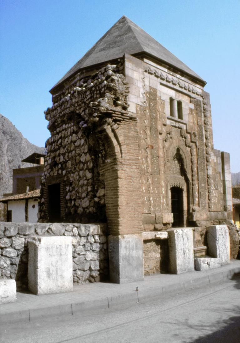 Hilfet Gazi Türbesi – Amasya