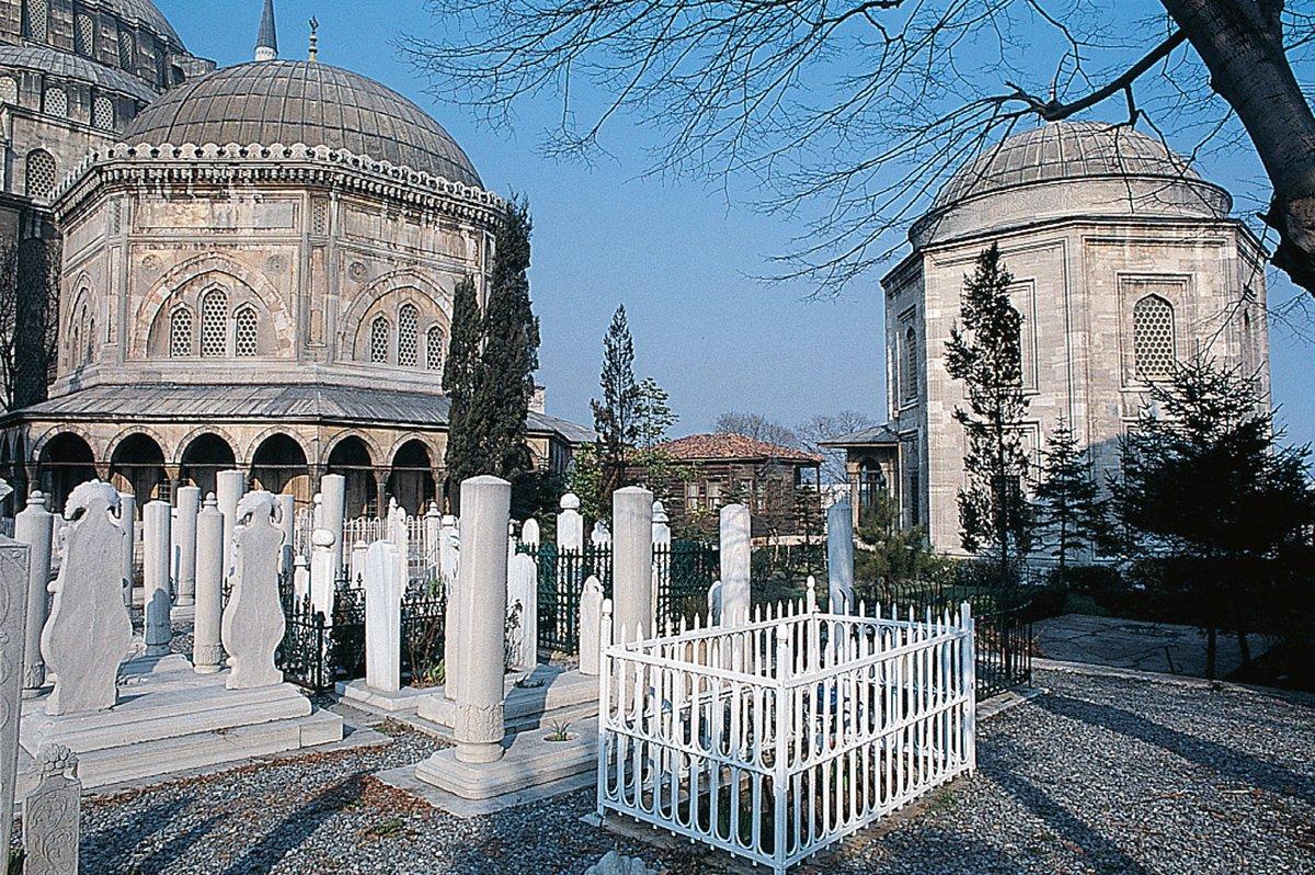 Süleymaniye Camii hazîresinden bir görünüş – Fatih/İstanbul