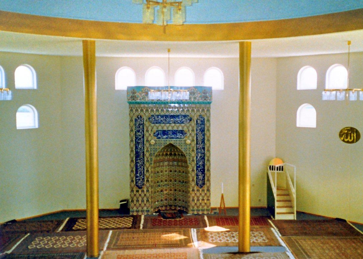 Malmö Camii’nin içinden bir görünüş