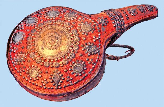 XVIII. yüzyıla ait barutluk (TSM, Silâh bölümü)