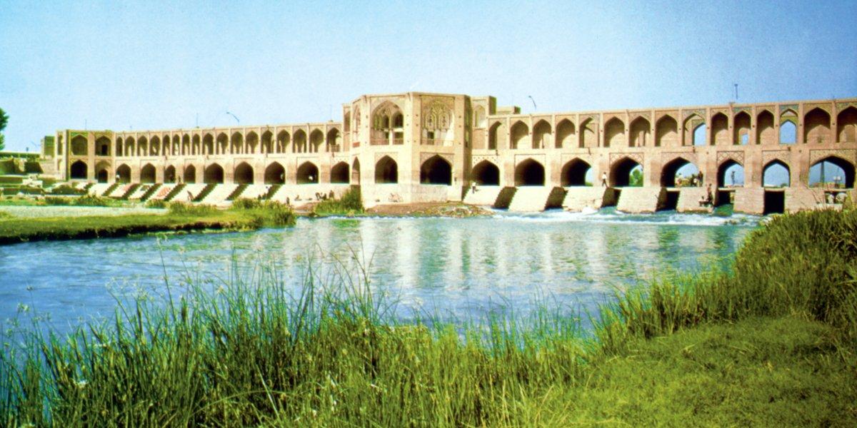 Şah II. Abbas devrinde inşa edilen 1650 tarihli Pul-i Hâcû – İsfahan