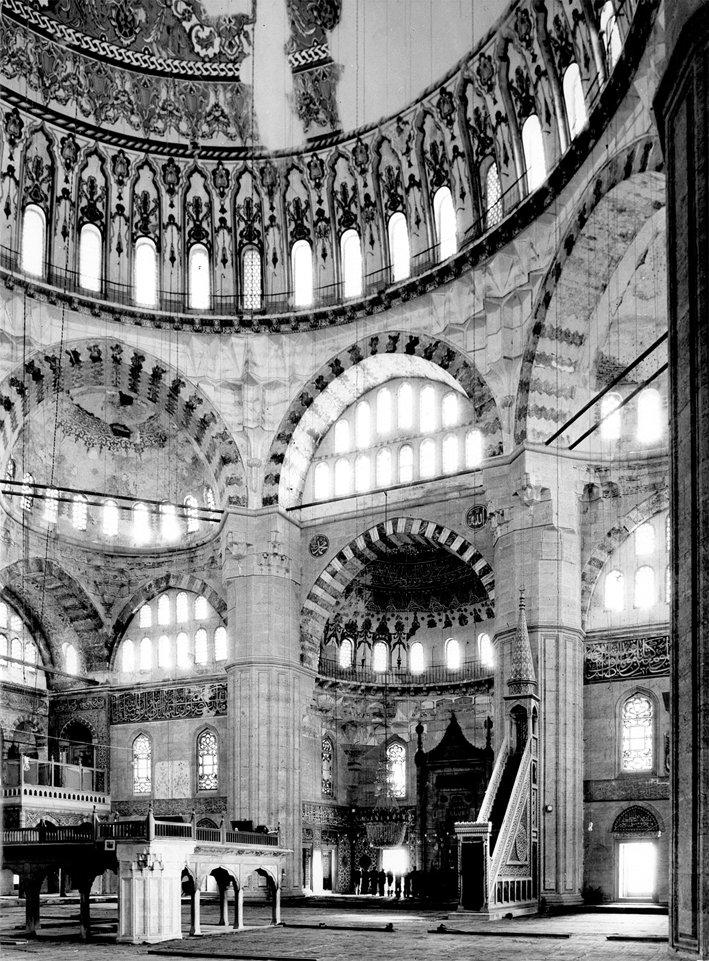 Selimiye Camii’nin harim kısmından bir görünüş