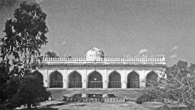 Berîdşâhîler dönemine ait Taht Mahal – Bîder/Hindistan