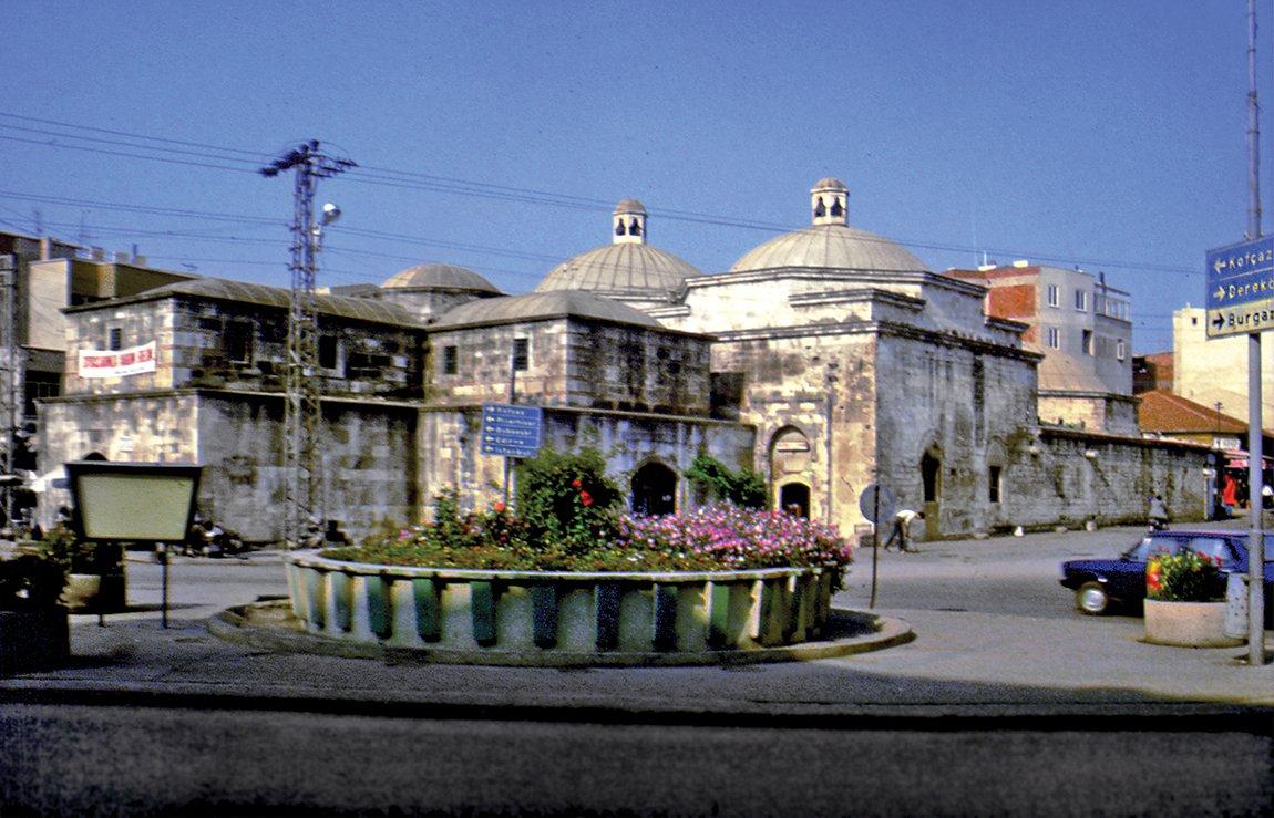 Hızır Bey Arastası ve Hamamı