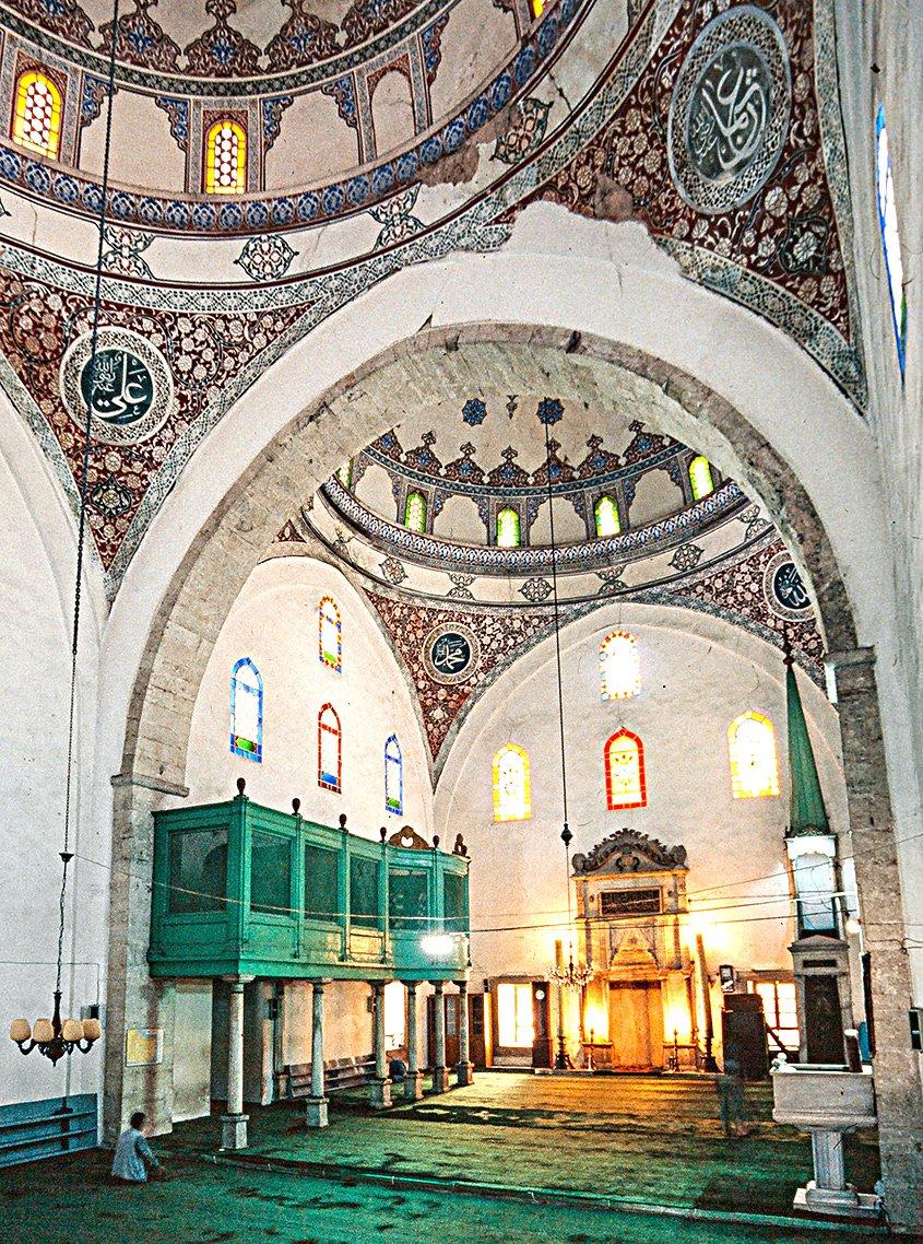 Mahmud Paşa Camii’nin içinden bir görünüş