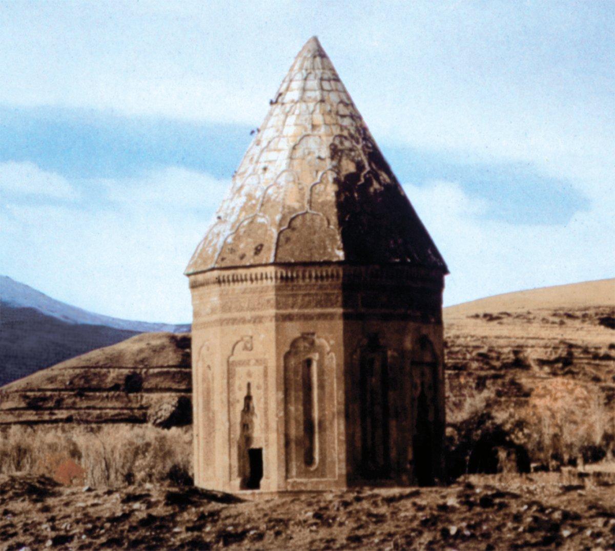 Halime Hatun Kümbeti – Gevaş/Van