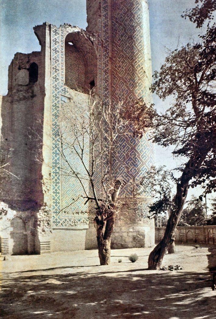 Bîbî Hanım Camii’nin mescid bölümünün cephesi