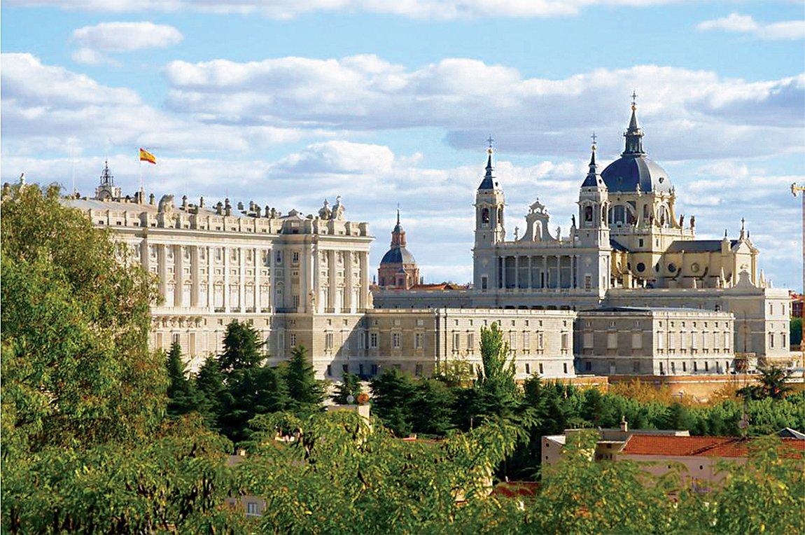 Madrid Kraliyet Sarayı ve Almudena Katedrali