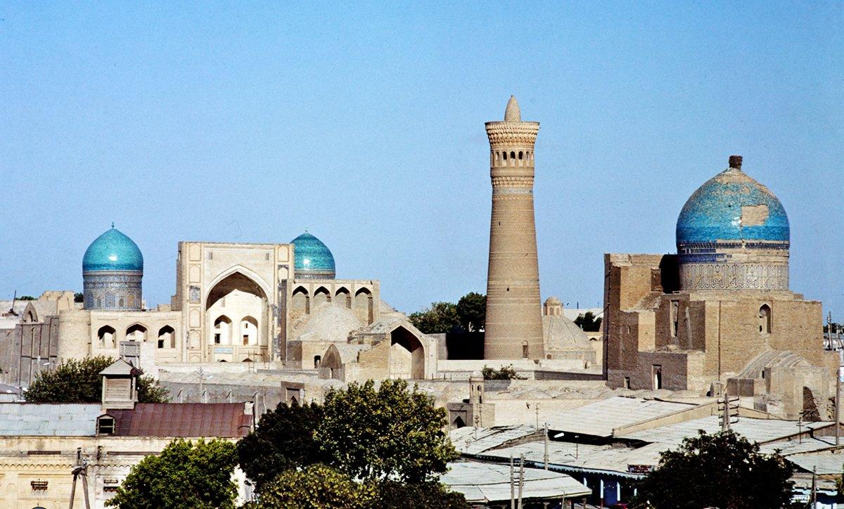 Arslan Han’ın yaptırdığı Kalan (Kalyon) Camii ve Minaresi – Buhara
