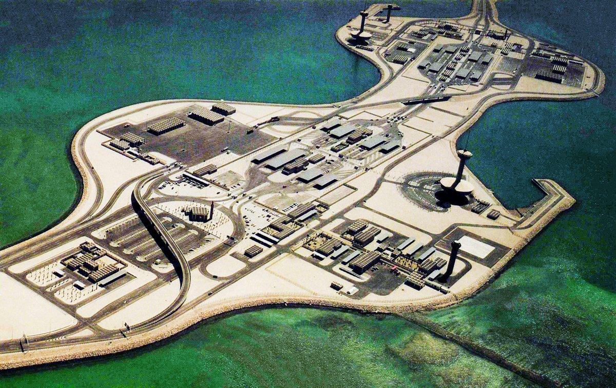 Bahreyn adalarını Suudi Arabistan’a bağlayan yirmi iki deniz köprü bağlantısının maketi