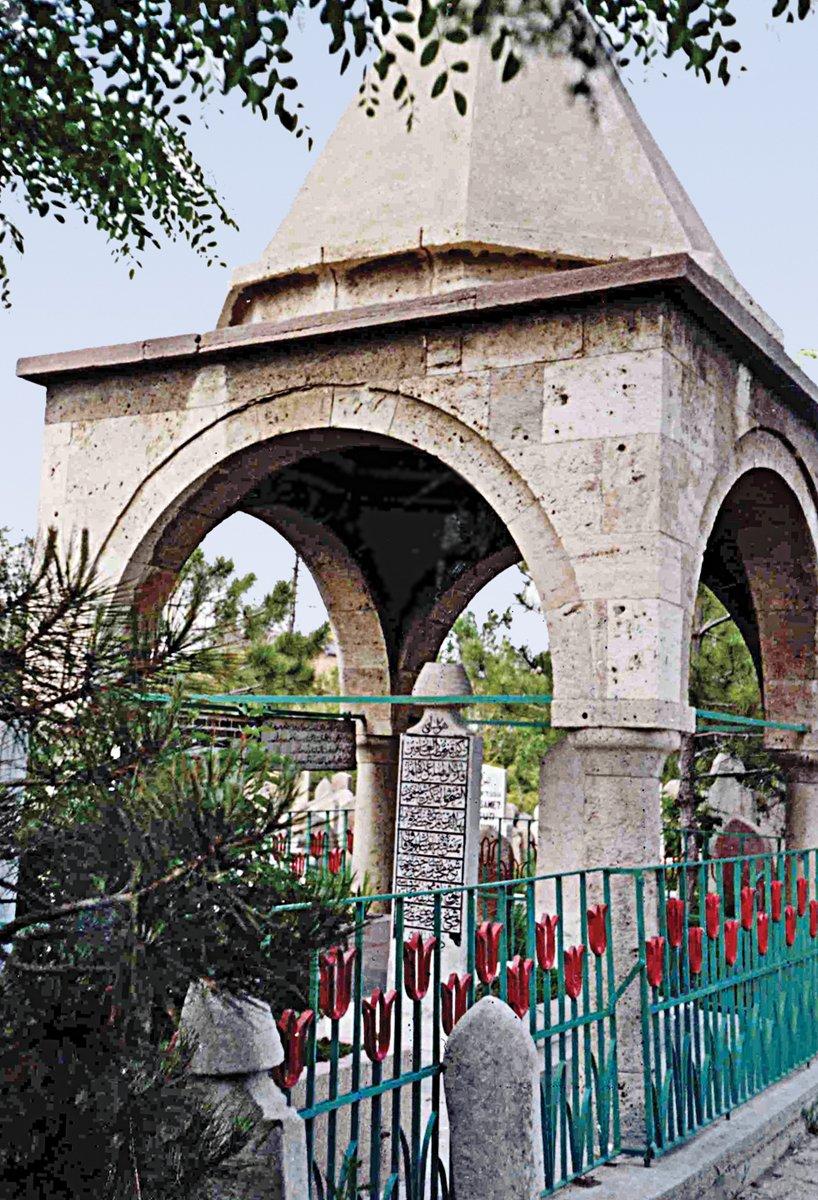 Bahâeddin Efendi’nin Hacı Abdülfettah Çavuş Mezarlığı’ndaki türbesi – Konya