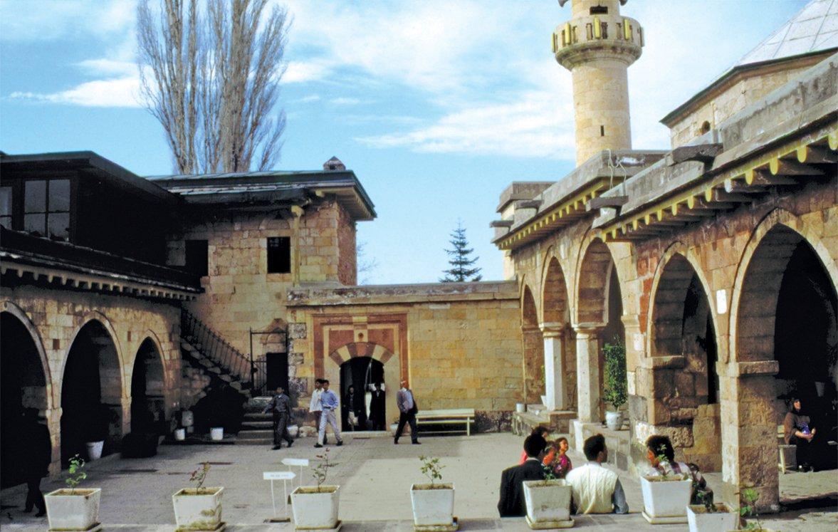 Hacı Bektâş-ı Velî Külliyesi’nin Dergâh Avlusu’ndan bir görünüş