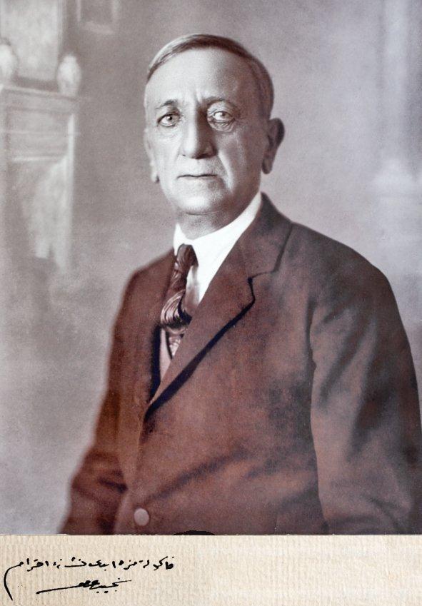 Necip Âsım Yazıksız, yazısı ve imzası (İstanbul Üniversitesi Türkiyat Enstitüsü Arşivi)